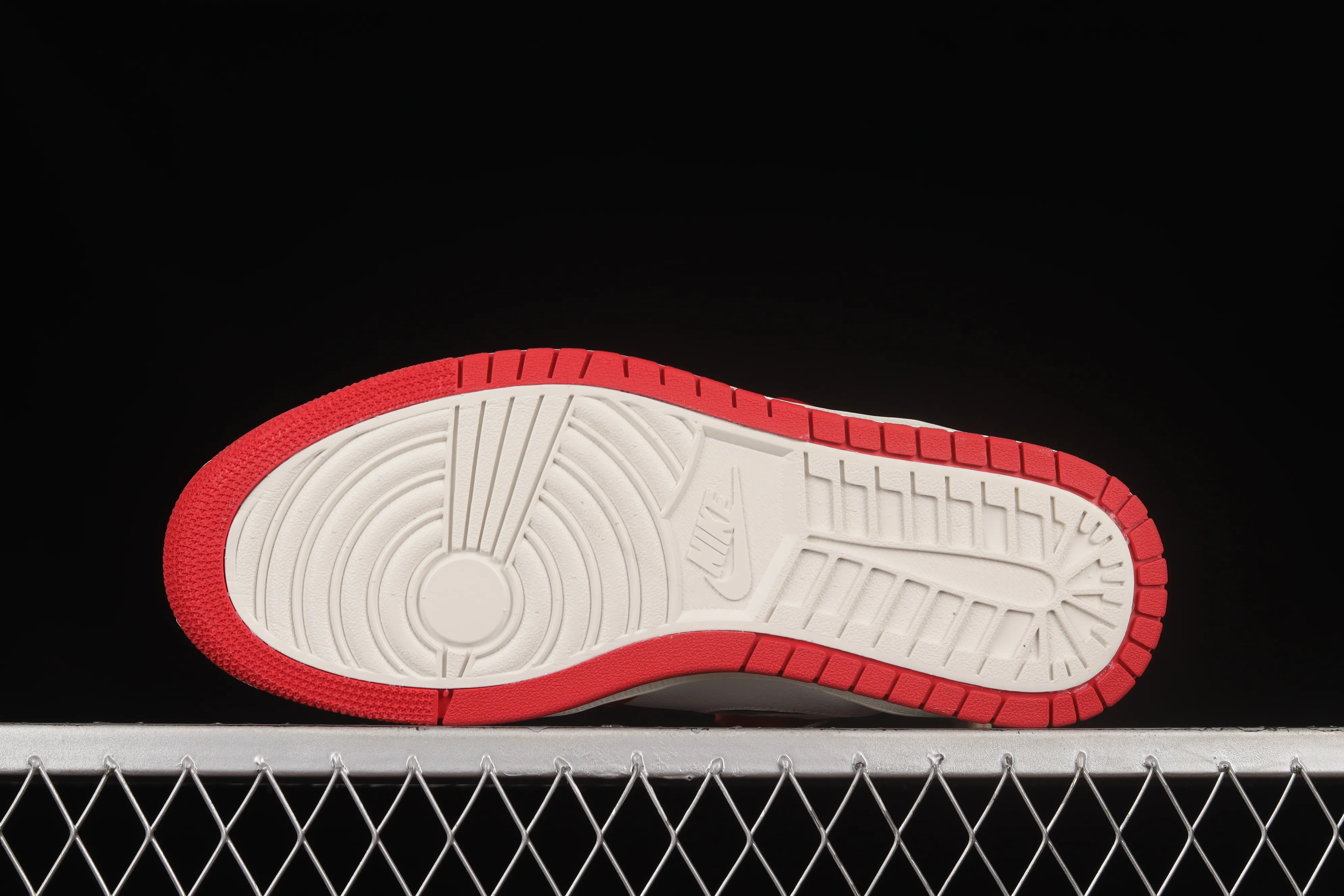 All categories Air Jordan Jordan series basketball shoes Air Jordan 1 High Air Jordan 1 Zoom CMFT AJ1 Joe 1 Chicago white and red color CT0979-610